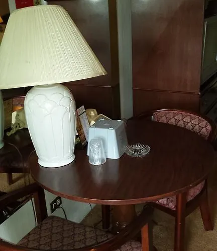Motel Olde Court