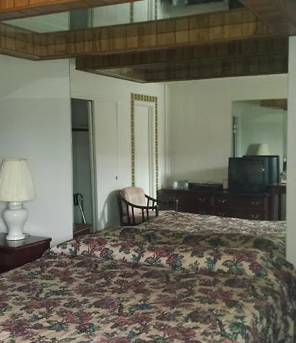 Motel Olde Court Wheeling
