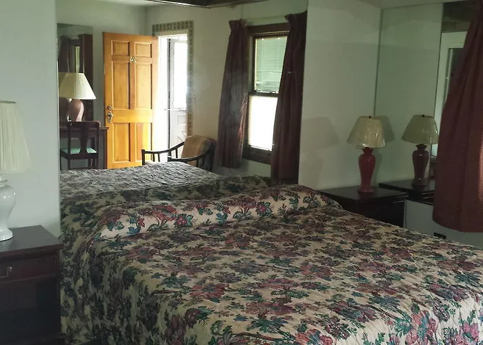 Motel Olde Court Wheeling